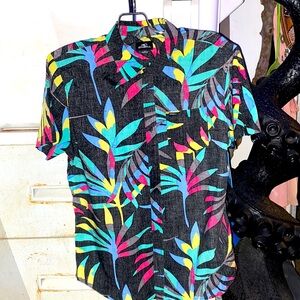 NEW WITH TAGS. MEN’S O’NEIL CASUAL, SHORT SLEEVED, BUTTONDOWN SHIRT